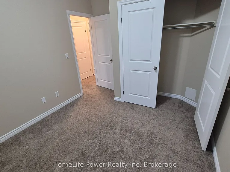 225 Riddell St #22 — Photo 14