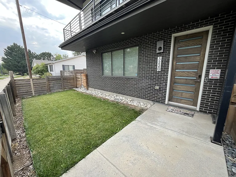 3220 W 18th Ave — Photo 2