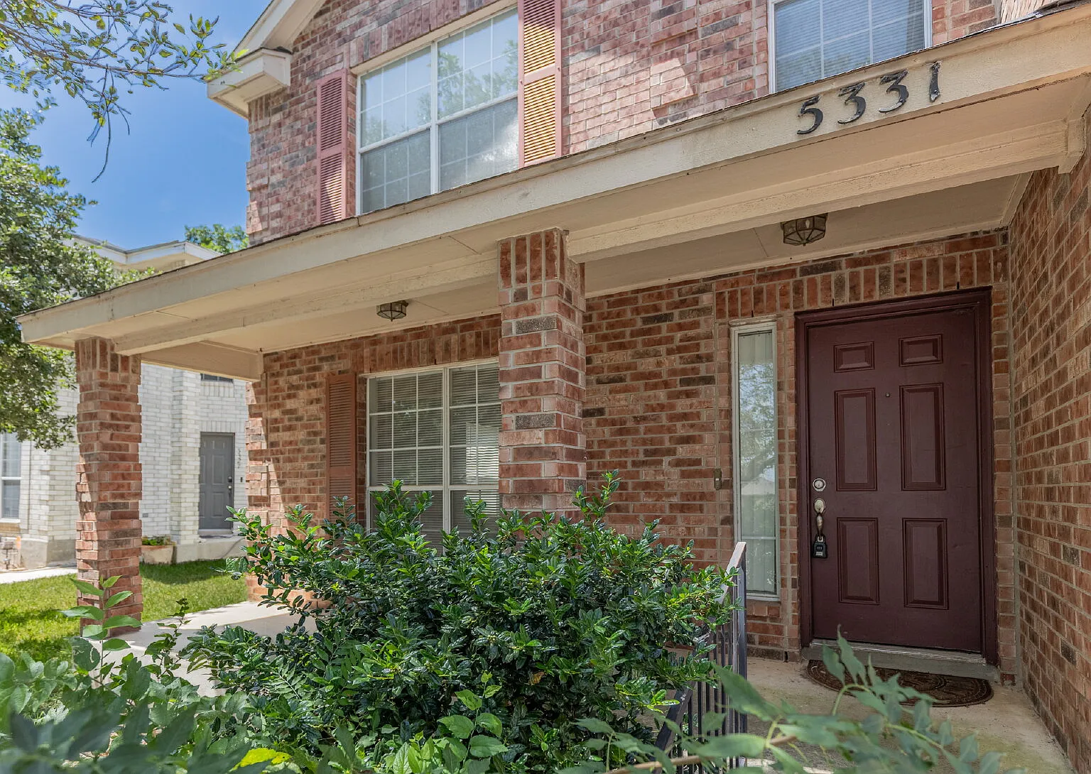 3 bed, 2.5 bath, 2424 sqft, $1,650 — Photo 3