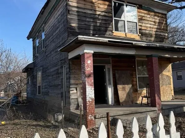 1613 S 11th St, Saint Joseph, MO 64501