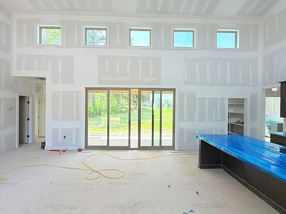 4th image of 50 Wiggins Rd
