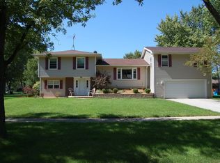 30W142 Argyll Ln, Naperville, IL 60563