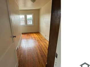 554 W 9th St APT C, Mishawaka, IN 46544