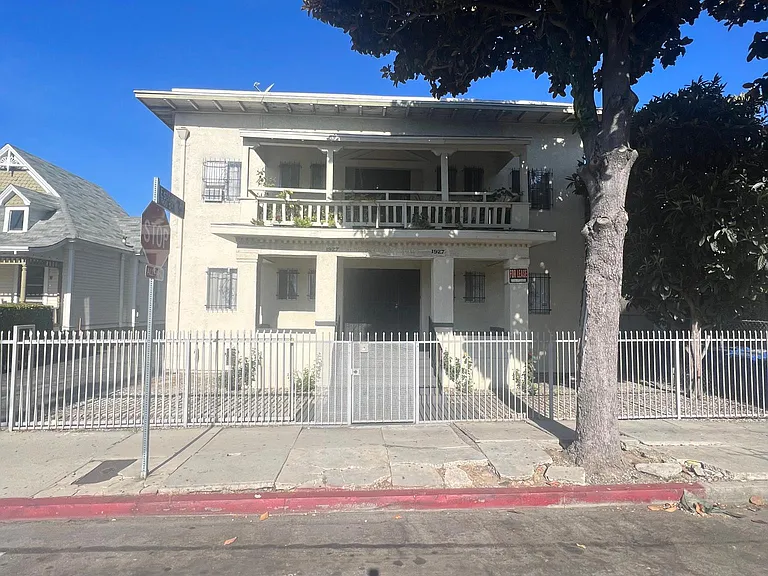 1927 Bonsallo Ave #4 — Photo 1