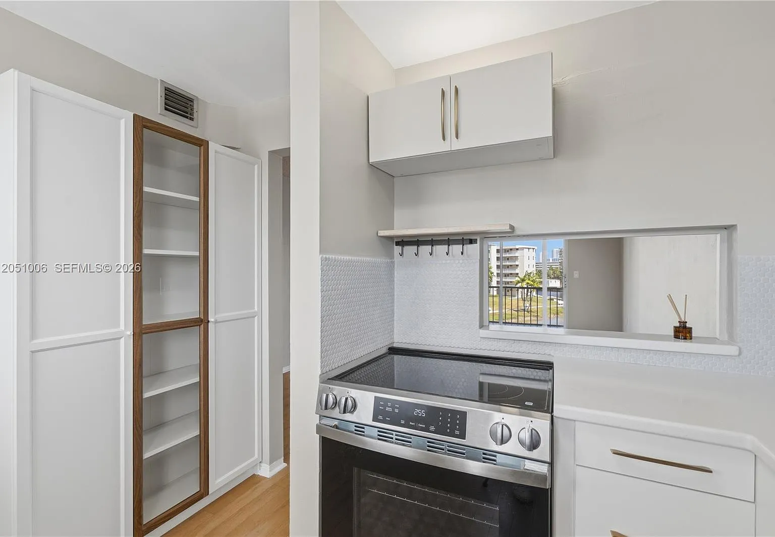 Point East Sec Ii Condo — Photo 2