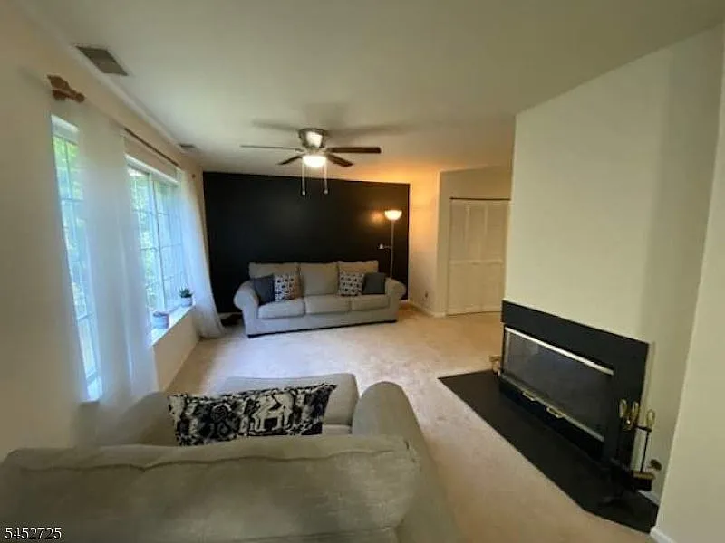 2 bed, 1.5 bath, 1083 sqft, $3,250 — Photo 2