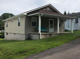 127 Wilcox Valley Ave, Crab Orchard, WV 25827