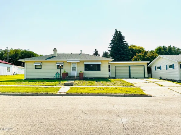 207 2nd St N, New Salem, ND 58563