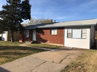 2417 Queensbury Rd, Moore, OK 73160