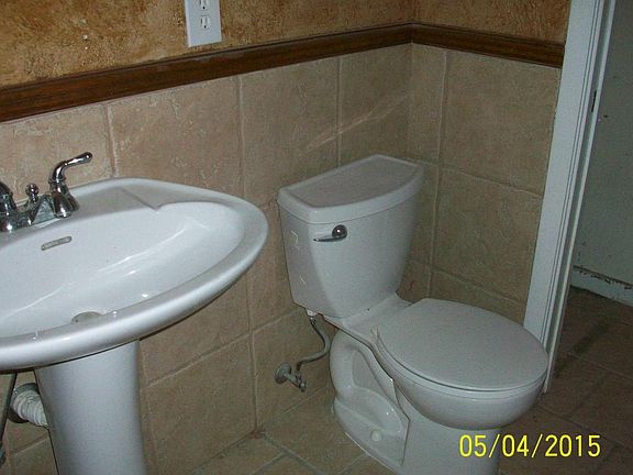 5th image of 44 Woodland Ave APT A