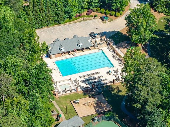4th image of 1143 Byrnwyck Rd