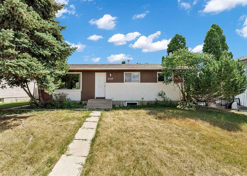 1st image of 2169 N Hawke Cres NE