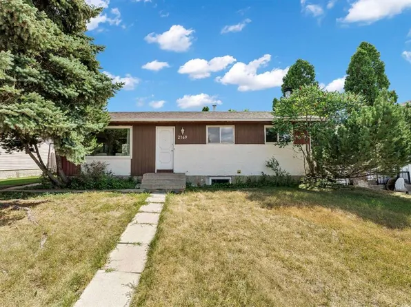 2169 N Hawke Cres NE, Medicine Hat, AB T1C 1J4