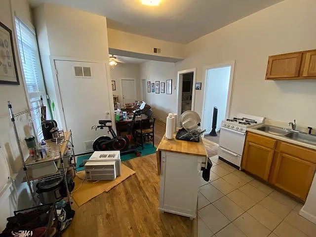 1737 W Erie St #3R — Photo 7