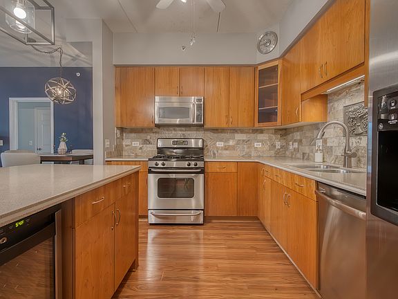 2nd image of 900 Lee St Unit 202