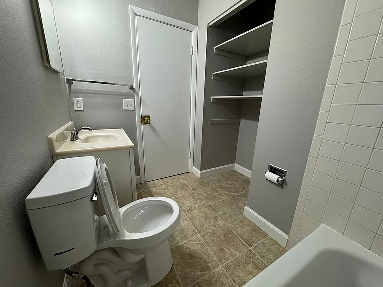 3906 W Sylvania Ave — Photo 9