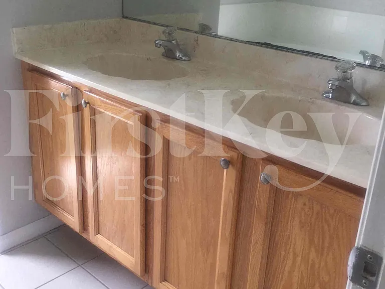 662 SW Sandbar Ter — Photo 36