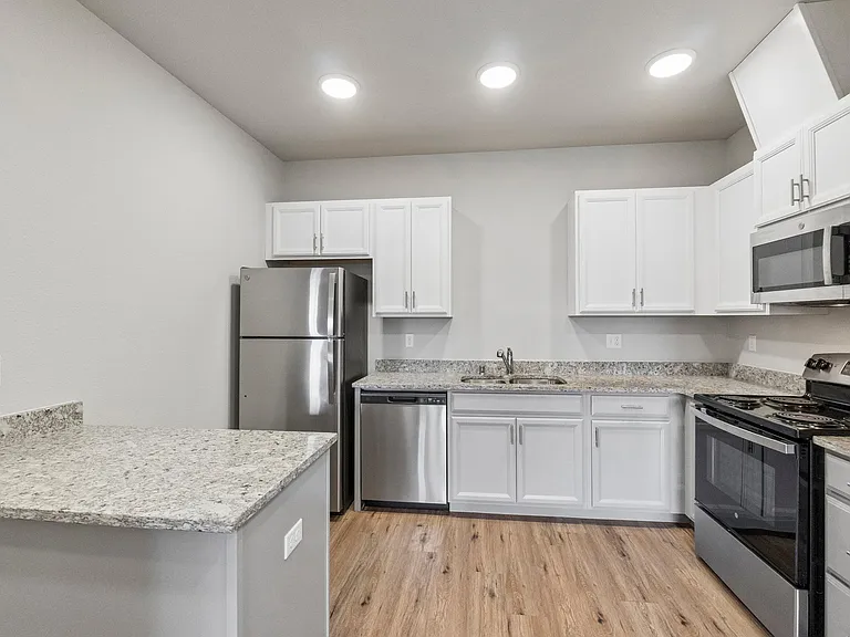 Ridgeline Apartments — Photo 41