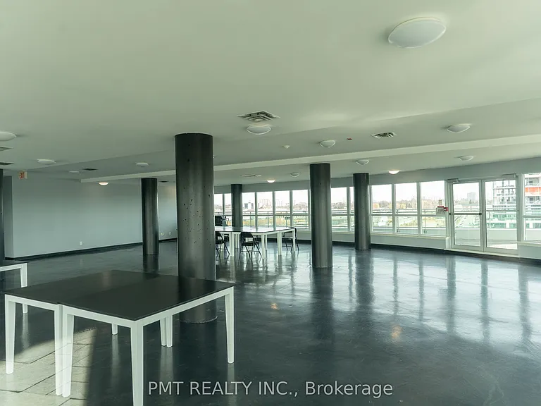 60 Fairfax Cres #111 — Photo 25