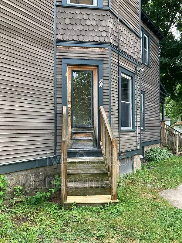 Building Photo - 77 Loomis St