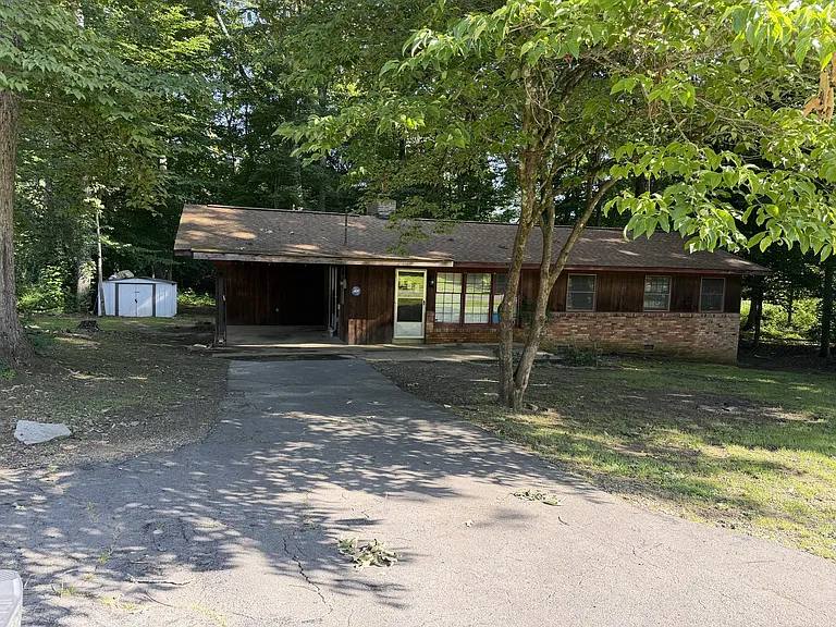 150 Pine Grove Dr — Photo 1