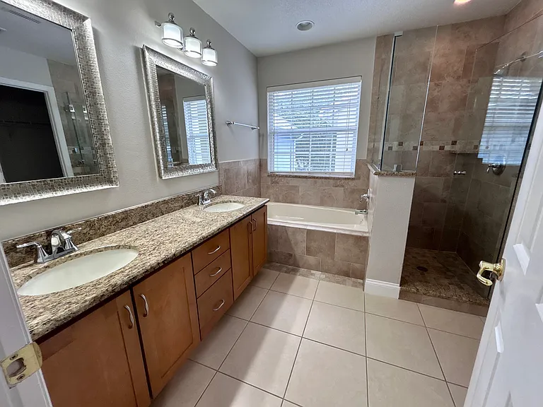 2135 Ridgewood St — Photo 10