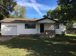 1240 W Country Club Rd, Claremore, OK 74017