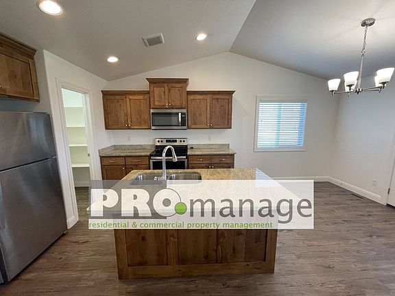 3rd image of 3839 Deloy Dr