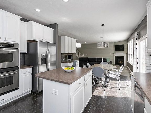 2nd image of 6075 Saw Mill Dr