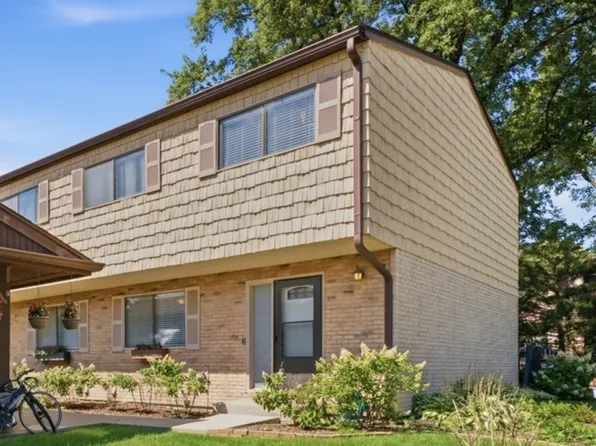 490 Tahoe Circle Dr, Wheeling, IL 60090