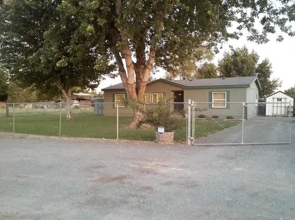 300 W Elmwood Ln, Toppenish, WA 98948