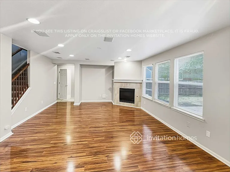 893 Lehigh Cir — Photo 5