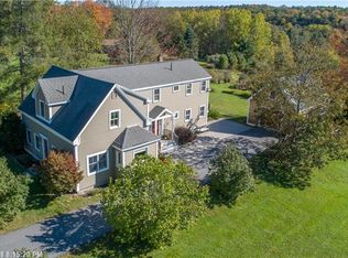 67 Middle Rd, Cumberland Center, ME 04021