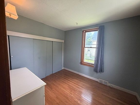4th image of 418 W Santa Fe Ave