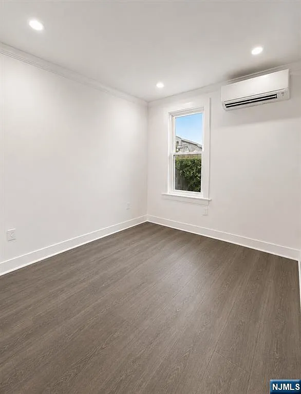 1 bed, 1.0 bath, $2,000 — Photo 4