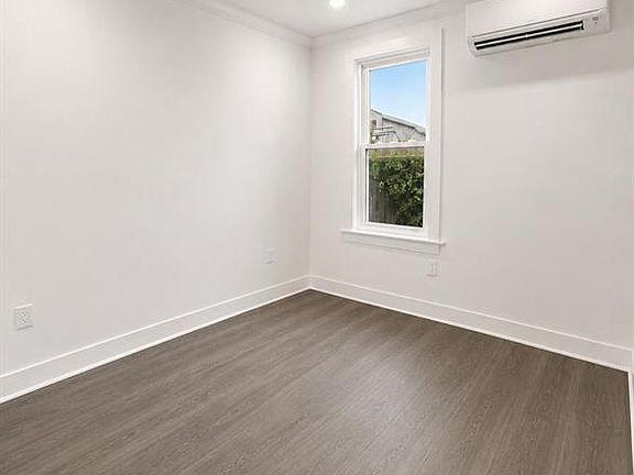 4th image of 104 Orchard St