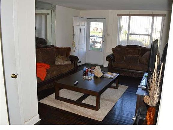 3rd image of 1362 Westbury Dr