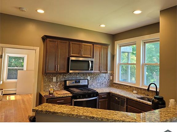 5th image of 20 Maple St #1