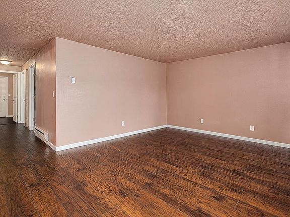 4th image of 1108 B St SE #B