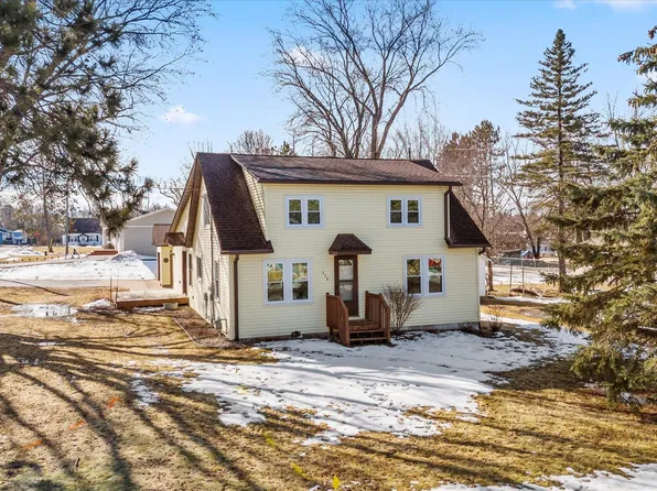 330 E Rosenlund St, Woodville, WI 54028