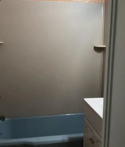 Hallway full bath