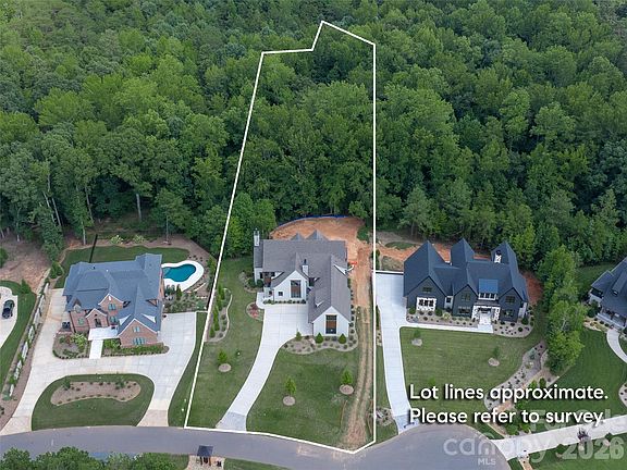 2nd image of 213 Crest Ct