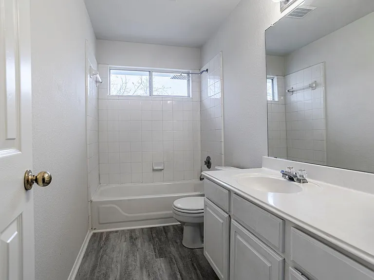 7025 Michael Dr — Photo 17