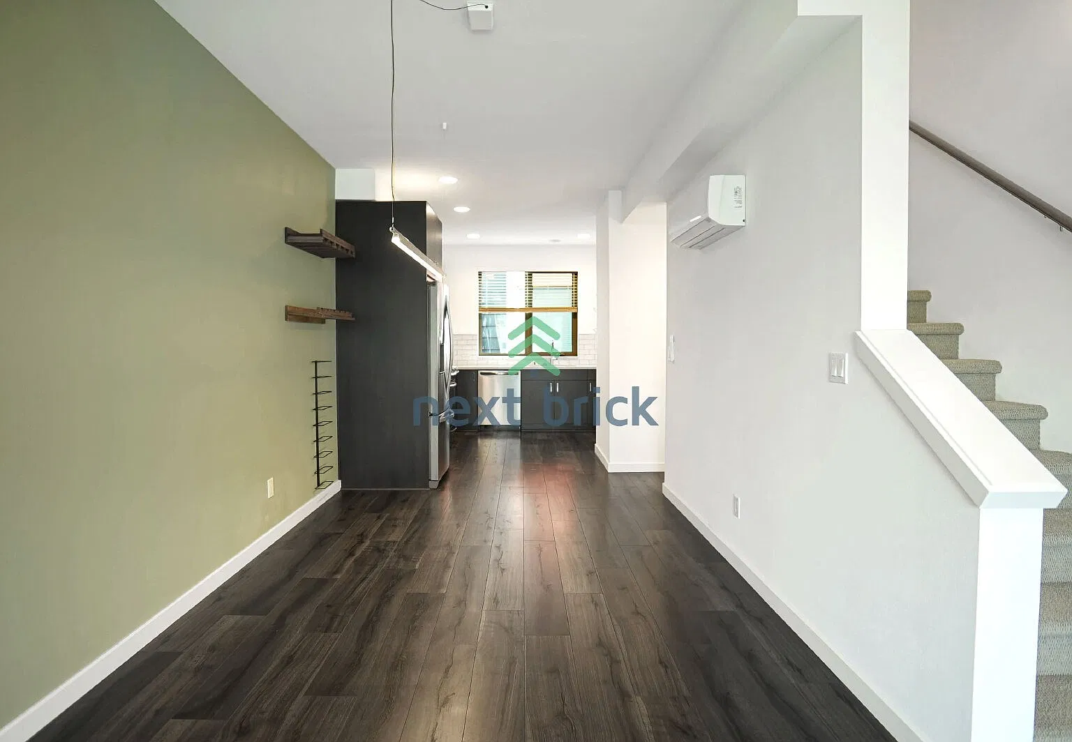 "Spacious 3-Bedroom Seattle Home Near Judkins Park Light Rail!" — Photo 2