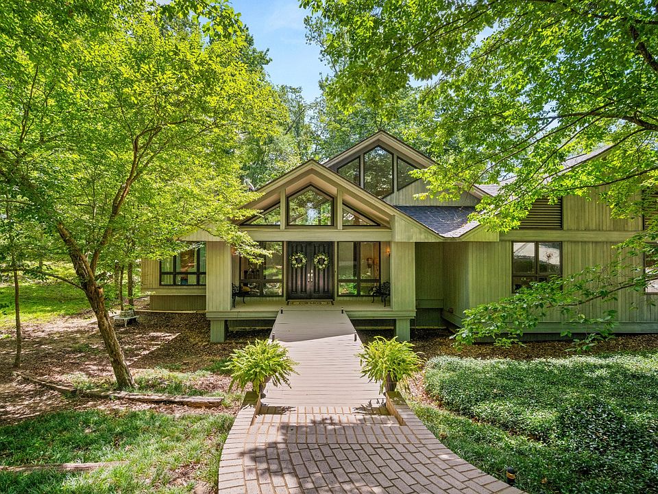 1st image of 1021 Hidden Ridge Dr