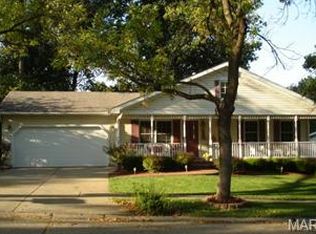 405 Woodland Hill Ct, Ballwin, MO