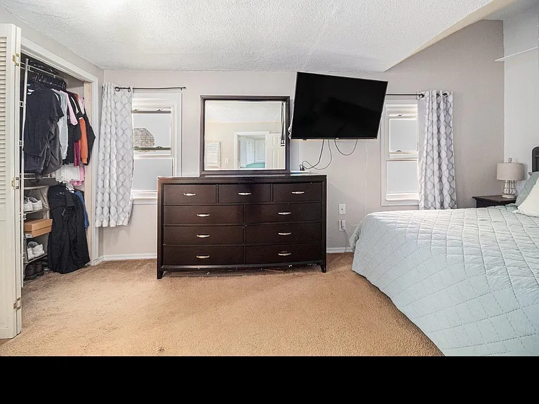 6081 Nightingale St — Photo 5