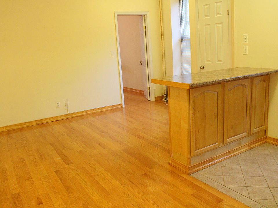 1st image of 304 E 5th St APT 1C