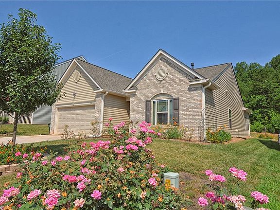 3rd image of 112 Wintergreen Ct