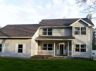 2423 W Juniper Ridge Ct, Janesville, WI 53545